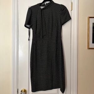 Work Shift Dress w/tie at neckline